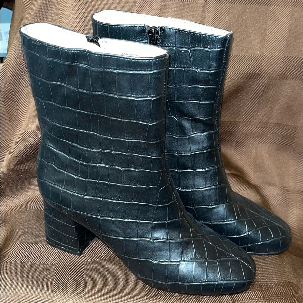 Journee Collection (Trevi) Black Boots
